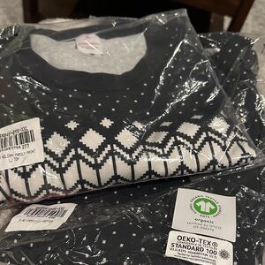 Hanna Andersson Black and White holiday print pjs